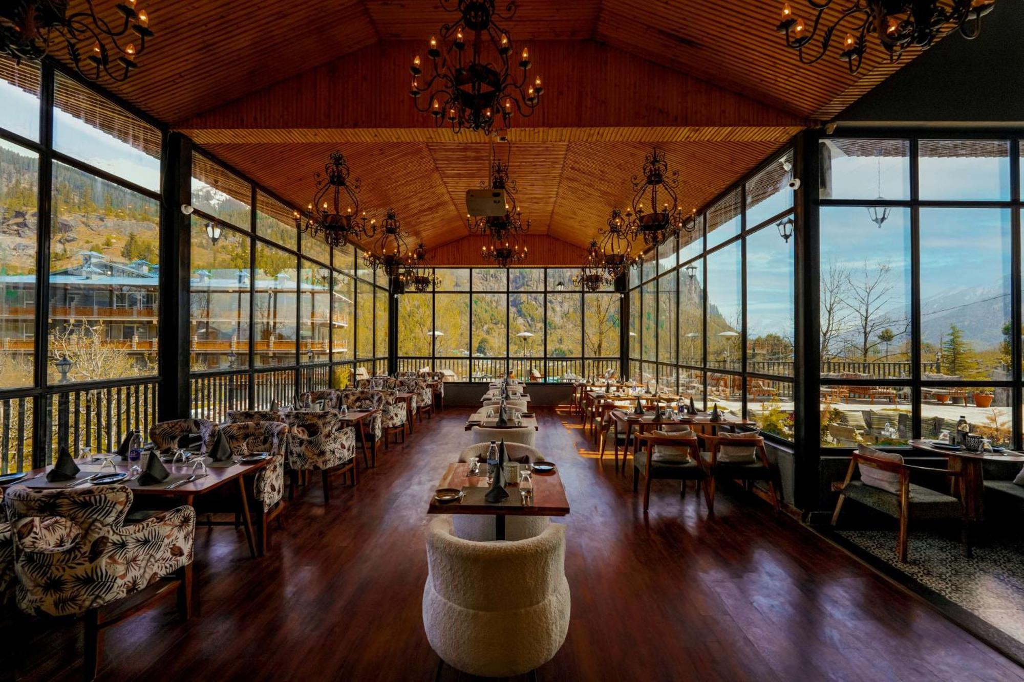 Palchan Hotel & Spa - A Member Of Radisson Individuals Retreats มะนาลี ภายนอก รูปภาพ