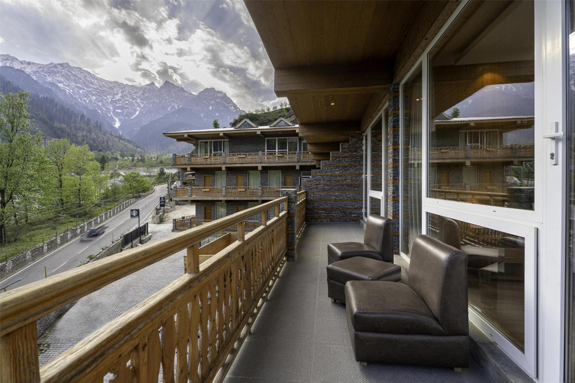 Palchan Hotel & Spa - A Member Of Radisson Individuals Retreats มะนาลี ภายนอก รูปภาพ