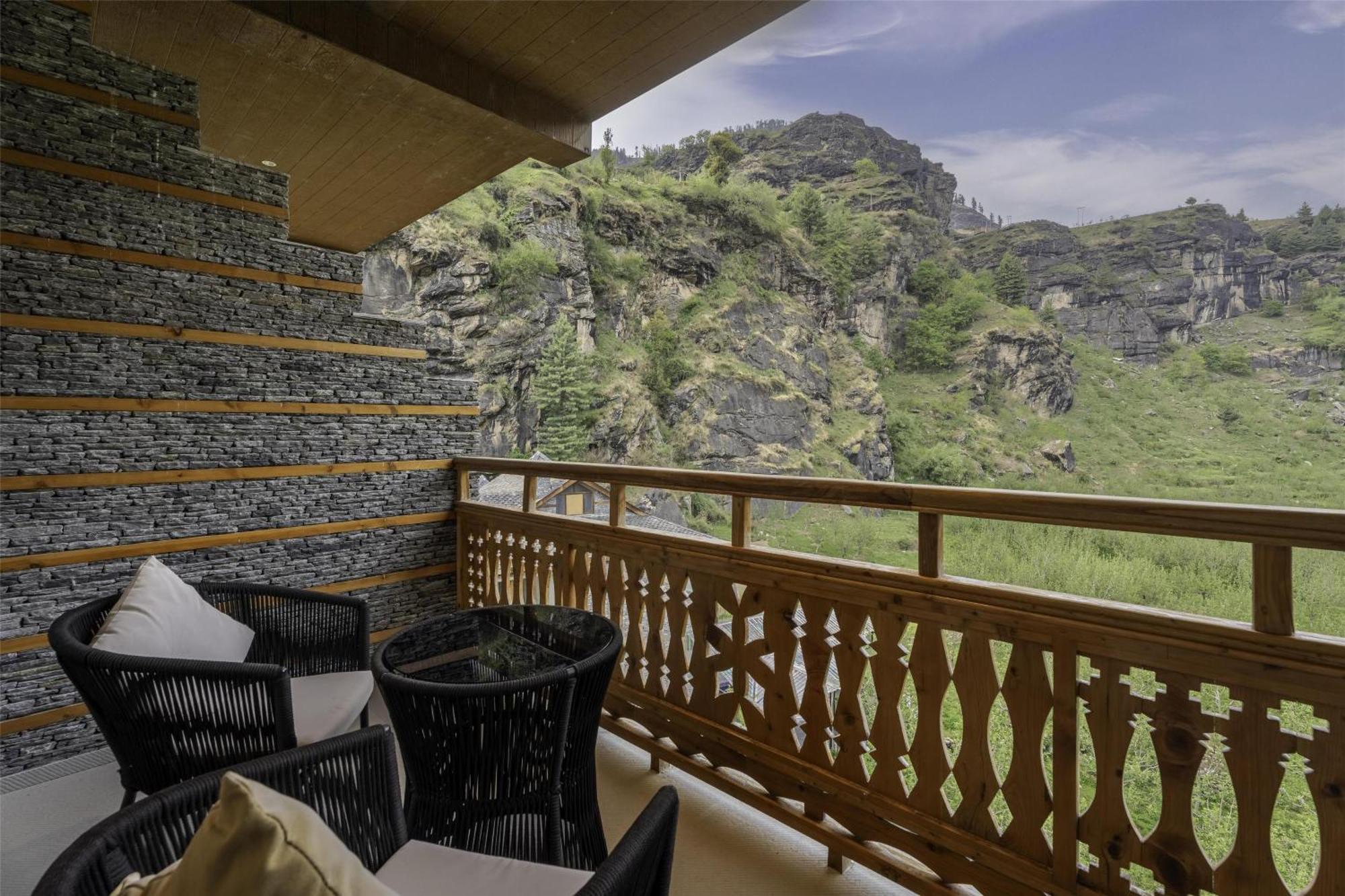 Palchan Hotel & Spa - A Member Of Radisson Individuals Retreats มะนาลี ภายนอก รูปภาพ